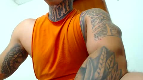 Snapshot of colombian_monster_cock chatting on 12-28-24, 07:11 camilo online show from 12-28-24, 07:11