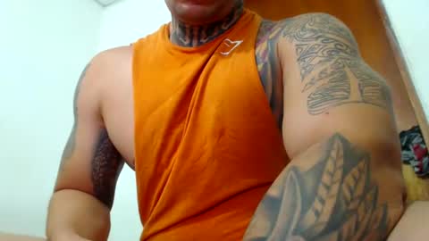 Snapshot of colombian_monster_cock chatting on 12-31-24, 06:05 camilo online show from 12-31-24, 06:05