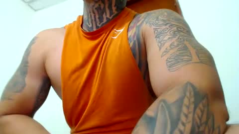 Snapshot of colombian_monster_cock chatting on 01-09-25, 08:34 camilo online show from 01-09-25, 08:34