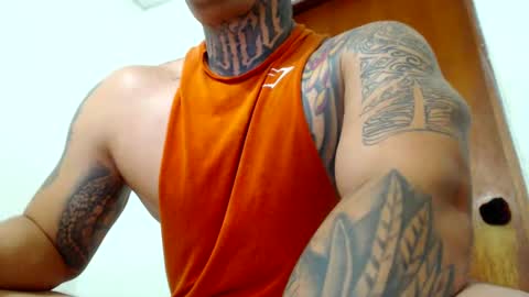 Snapshot of colombian_monster_cock chatting on 01-28-25, 10:12 camilo online show from 01-28-25, 10:12