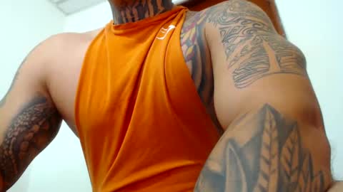 Snapshot of colombian_monster_cock chatting on 02-07-25, 05:18 camilo online show from 02-07-25, 05:18