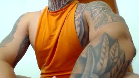 Snapshot of colombian_monster_cock chatting on 02-08-25, 06:22 camilo online show from 02-08-25, 06:22