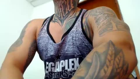 Snapshot of colombian_monster_cock chatting on 02-09-25, 05:54 camilo online show from 02-09-25, 05:54