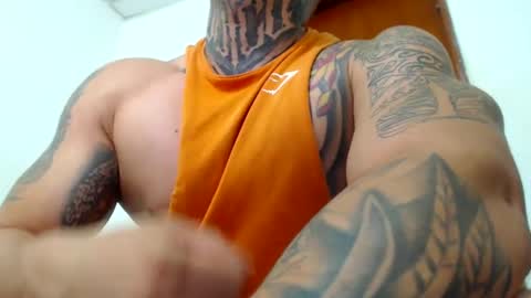 Snapshot of colombian_monster_cock chatting on 02-15-25, 07:49 camilo online show from 02-15-25, 07:49