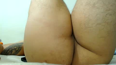 Snapshot of colombian_monster_cock chatting on 02-20-25, 03:45 camilo online show from 02-20-25, 03:45