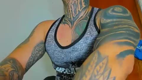 Snapshot of colombian_monster_cock chatting on 09-22-25, 02:52 camilo online show from 09-22-25, 02:52