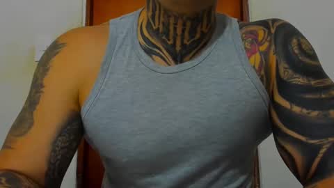 Snapshot of colombian_monster_cock chatting on 10-09-25, 06:22 camilo online show from 10-09-25, 06:22