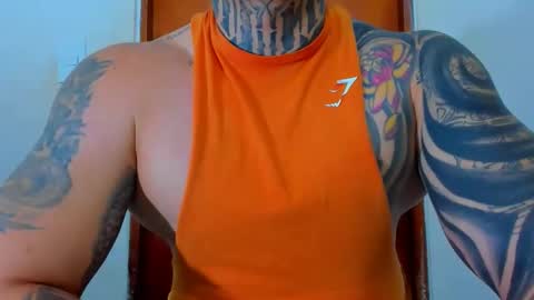 Snapshot of colombian_monster_cock chatting on 10-20-25, 06:03 camilo online show from 10-20-25, 06:03