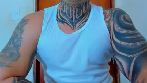 Snapshot of colombian_monster_cock chatting on 10-24-25, 07:32 camilo online show from 10-24-25, 07:32