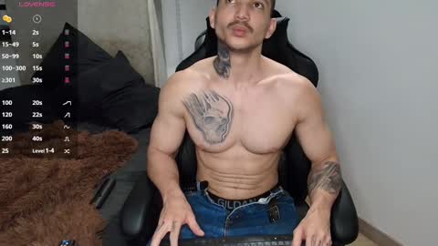 Snapshot of colombianmuscle8 chatting on 01-15-25, 05:29 colombianmuscle8 online show from 01-15-25, 05:29