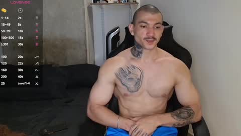 Snapshot of colombianmuscle8 chatting on 01-26-25, 02:24 colombianmuscle8 online show from 01-26-25, 02:24