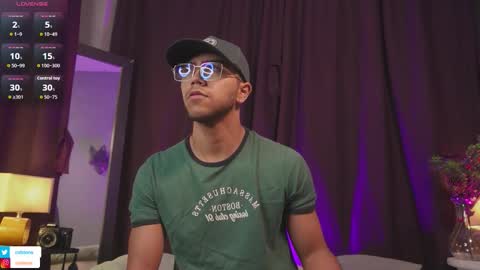 Snapshot of colstorw_ chatting on 12-20-25, 10:00 colstorw_ online show from 12-20-25, 10:00