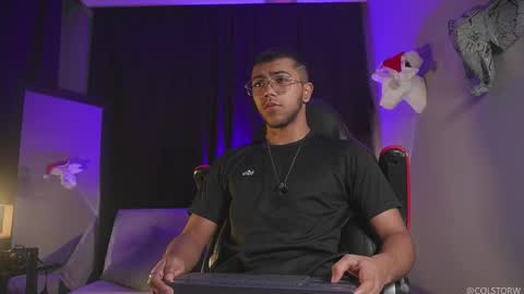 Snapshot of colstorw_ chatting on 01-06-26, 09:57 colstorw_ online show from 01-06-26, 09:57