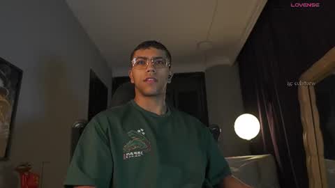 Snapshot of colstorw_ chatting on 06-10-26, 10:03 colstorw_ online show from 06-10-26, 10:03