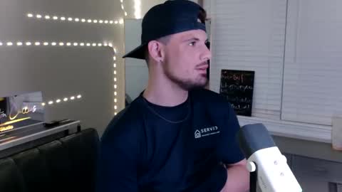 Snapshot of coltoncullens chatting on 11-09-25, 03:05 Colton Cullens online show from 11-09-25, 03:05