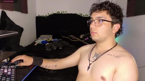 Alejandro online show from 04-04-26, 01:37