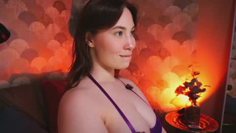 Snapshot of come_in_bed chatting on 05-17-26, 02:02 Audrey online show from 05-17-26, 02:02