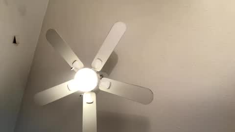 Snapshot of comnfromme1 chatting on 09-18-25, 10:56 comnfromme1 online show from 09-18-25, 10:56