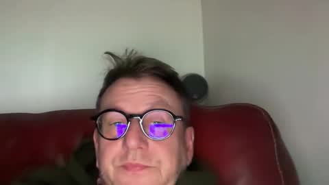 Snapshot of compay69 chatting on 01-04-25, 03:28 compay69 online show from 01-04-25, 03:28