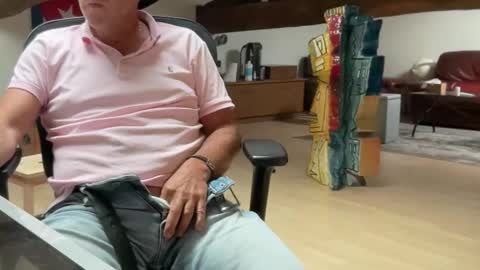 Snapshot of compay69 chatting on 09-12-25, 04:18 compay69 online show from 09-12-25, 04:18