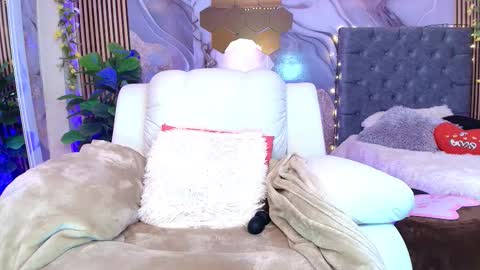 Ariane... online show from 12-19-25, 10:39