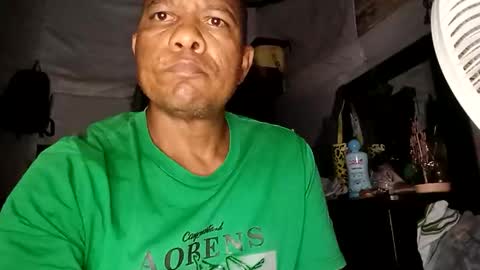 Snapshot of condor087510 chatting on 12-22-25, 04:09 Miguel online show from 12-22-25, 04:09