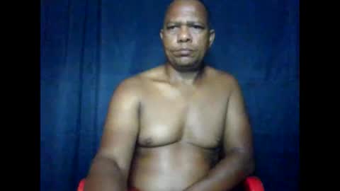 Snapshot of condor087510 chatting on 01-12-26, 07:57 Miguel online show from 01-12-26, 07:57