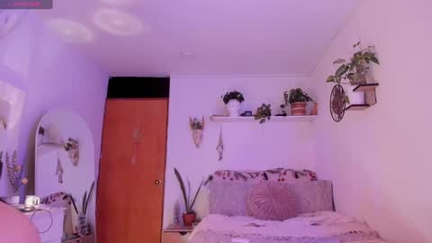 connie    online show from 01-04-25, 07:13