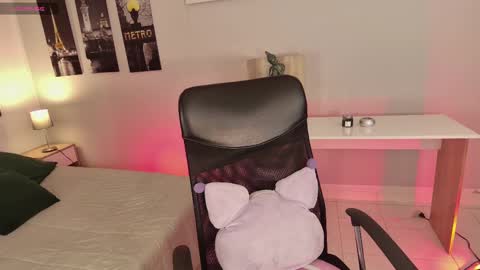 Snapshot of connie_haze chatting on 02-22-25, 05:02 Connie online show from 02-22-25, 05:02