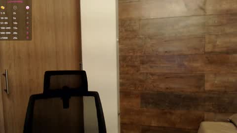 connor_h1 online show from 12-10-24, 03:52