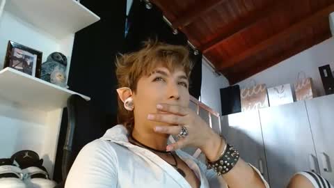 Snapshot of conny_bens chatting on 10-10-25, 09:36 conny_bens online show from 10-10-25, 09:36