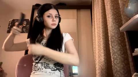 Isabella online show from 11-06-25, 06:09