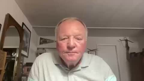 Snapshot of cookoosnest chatting on 10-18-25, 04:37 cookoosnest online show from 10-18-25, 04:37