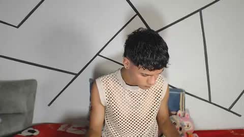 Snapshot of cooper_shiro chatting on 12-22-25, 09:56 shiro online show from 12-22-25, 09:56