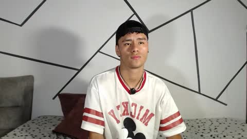 Snapshot of cooper_shiro chatting on 02-16-26, 06:37 shiro online show from 02-16-26, 06:37