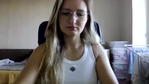 cora_fora online show from 09-12-25, 07:19