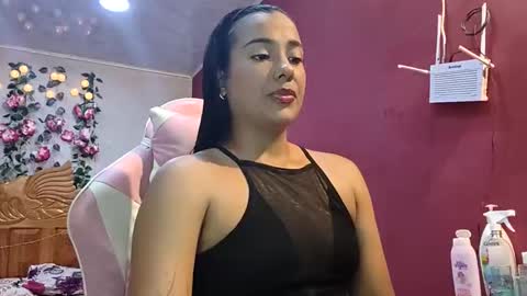 coral0403 online show from 04-12-26, 05:51