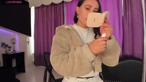 Coral  online show from 04-21-26, 12:33