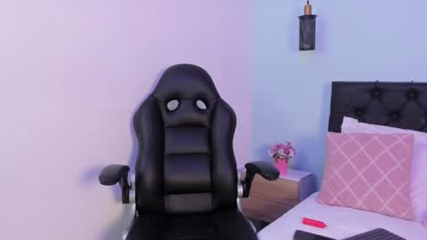 Carol Jhones  online show from 10-23-25, 10:52