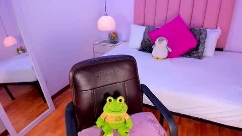 Carol Jhones  online show from 11-12-25, 03:18