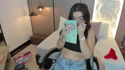 C O R A L  online show from 11-24-25, 08:19