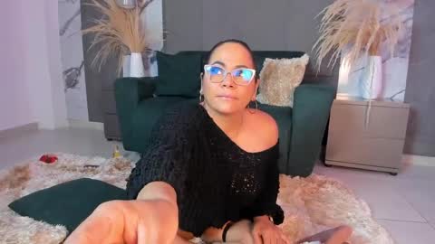 Snapshot of coral_rousee chatting on 06-07-26, 12:31 coral_rousee online show from 06-07-26, 12:31
