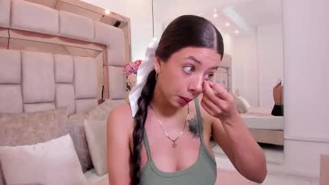 Snapshot of coral_taylorr chatting on 10-11-25, 03:21 Coral online show from 10-11-25, 03:21