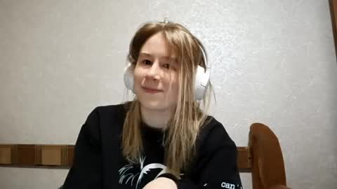Niki online show from 05-30-26, 12:13