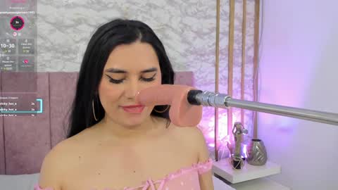 Snapshot of coraline_hot18 chatting on 02-05-25, 01:44 coraline hot18 online show from 02-05-25, 01:44