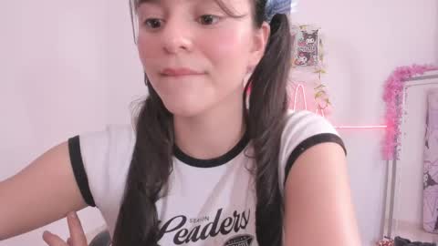 Coraline uwu     Bienvenidos al dulce mundo de Coraline    Hola amores soy Coraline  Una chica  tierna juguetona online show from 04-28-26, 06:13