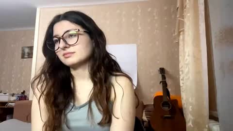 Elisheva online show from 11-14-25, 01:10