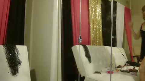 Snapshot of corinnebijou chatting on 02-09-25, 05:08 CorinneBijou online show from 02-09-25, 05:08