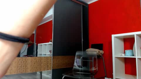 Snapshot of corinnefelicity chatting on 12-16-25, 07:02 Glorya online show from 12-16-25, 07:02