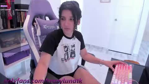 Snapshot of cositarika__ chatting on 07-13-26, 01:36 Lunita online show from 07-13-26, 01:36